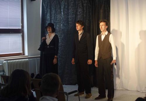 Divadelní představení na závěr školního roku (12)