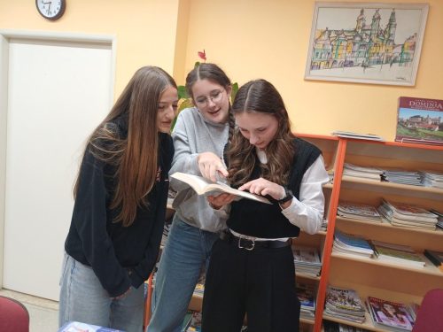 Pedagožky navštívily Městskou knihovnu v Telči (2)