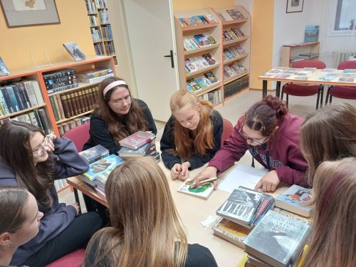 Pedagožky navštívily Městskou knihovnu v Telči (4)