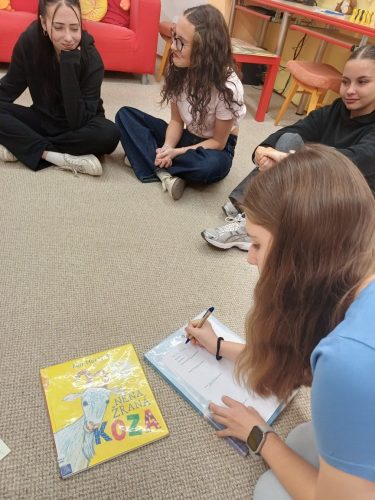 Pedagožky navštívily Městskou knihovnu v Telči (5)
