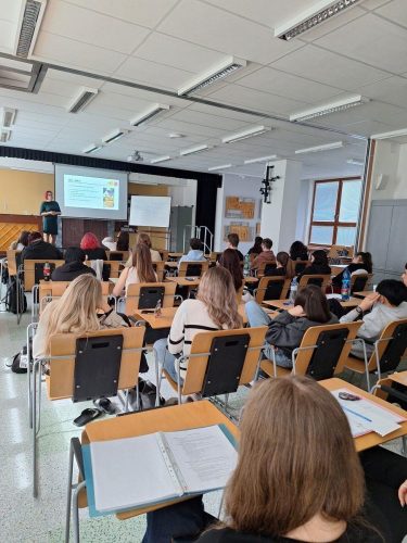 Přednáška FÚ SOŠ 26 (1)