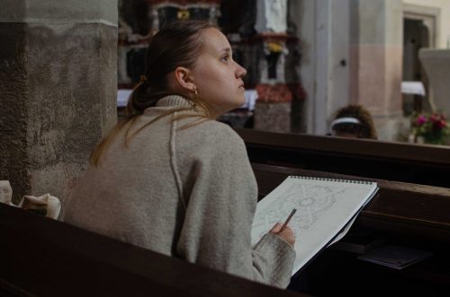 Studenti se nezalekli ani kreslení v dešti (15)