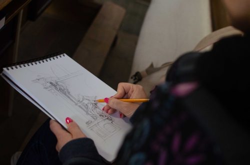 Studenti se nezalekli ani kreslení v dešti (3)