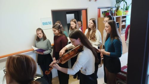 Zpívání koled v nemocnici v Jihlavě 2025 (1)