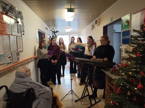 Zpívání koled v nemocnici v Jihlavě 2025 (4)